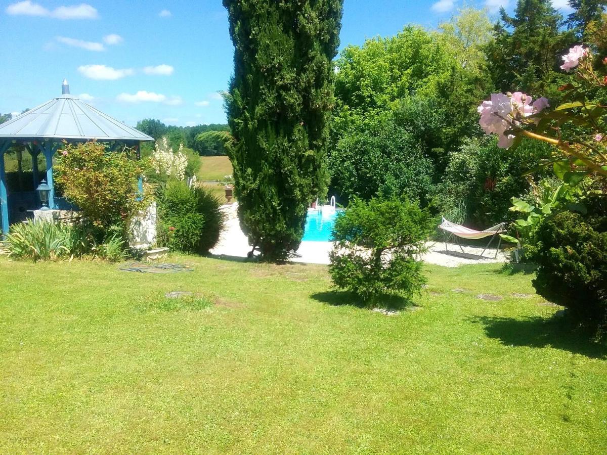 Villa Charmante A Bosset Avec Piscine Partagee Екстериор снимка