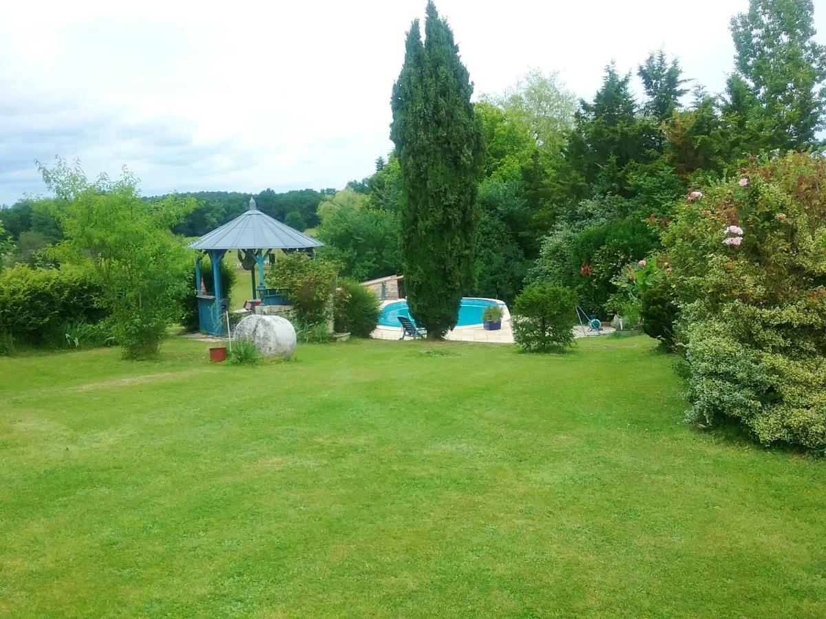 Villa Charmante A Bosset Avec Piscine Partagee Екстериор снимка
