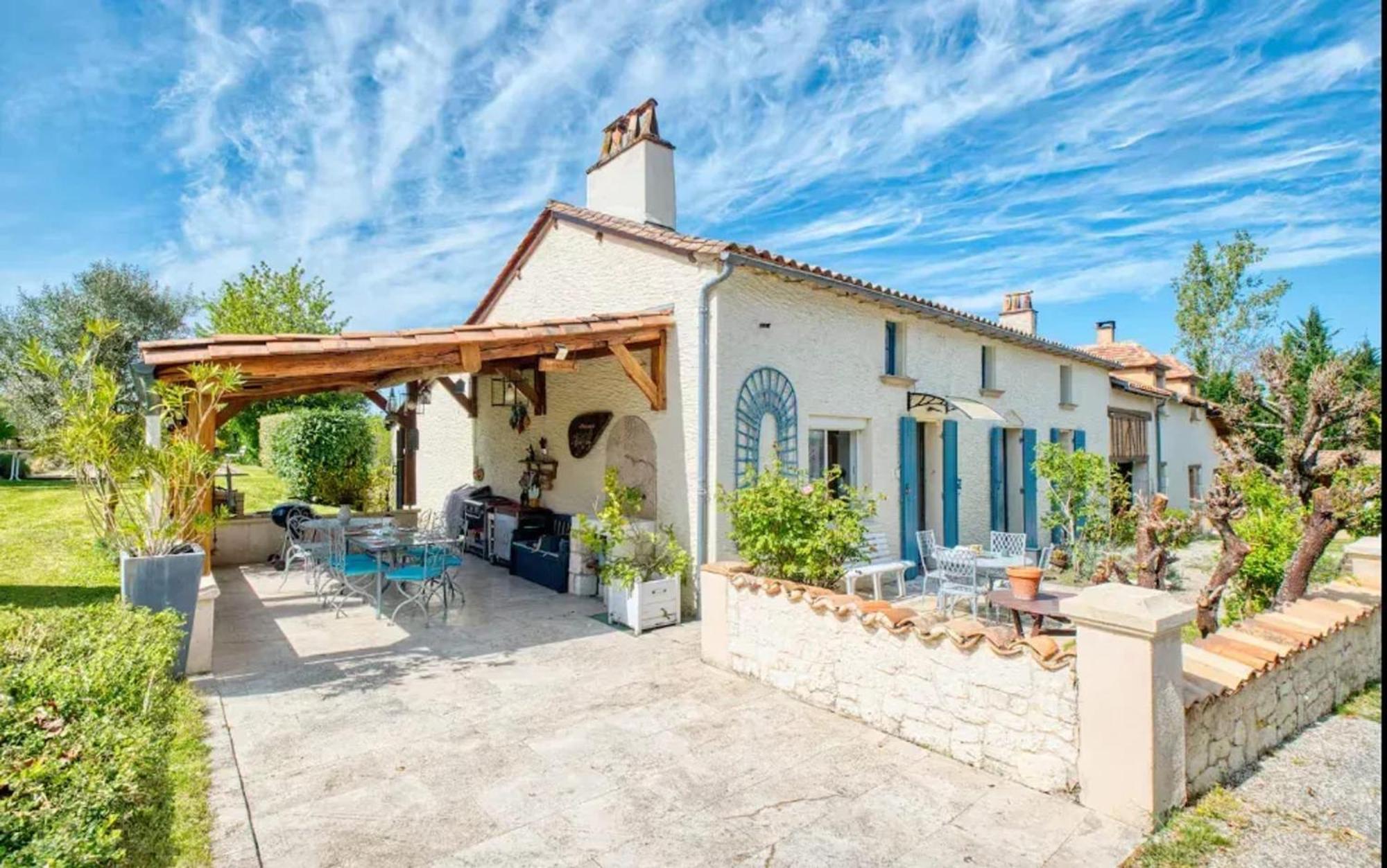 Villa Charmante A Bosset Avec Piscine Partagee Екстериор снимка