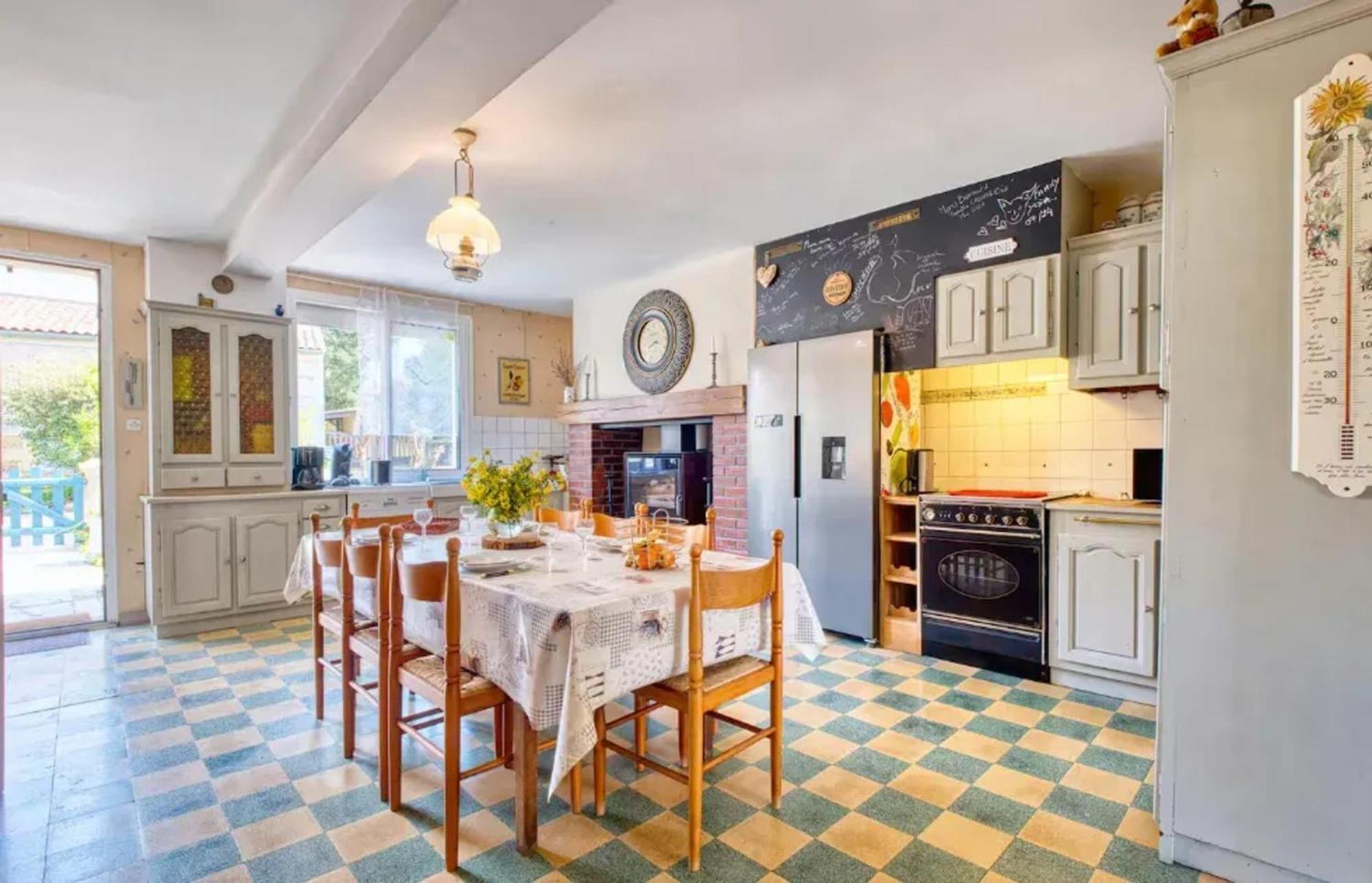 Villa Charmante A Bosset Avec Piscine Partagee Екстериор снимка