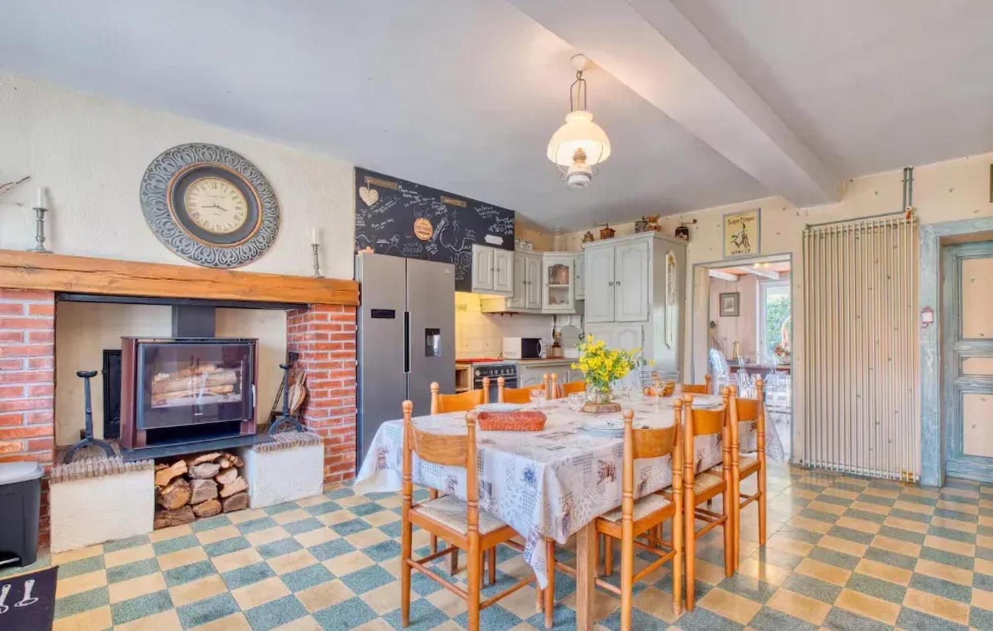 Villa Charmante A Bosset Avec Piscine Partagee Екстериор снимка